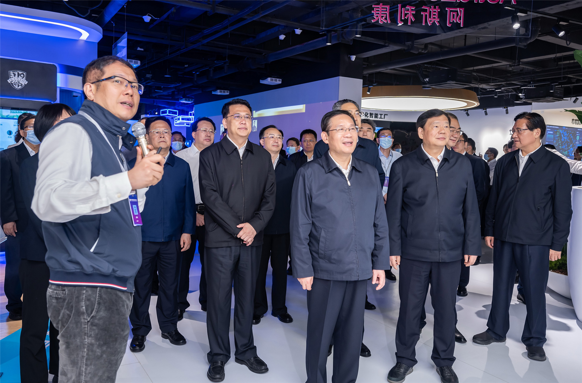 省长郑栅洁;安徽省委书记李锦斌,安徽省委副书记,省长王清宪等参加